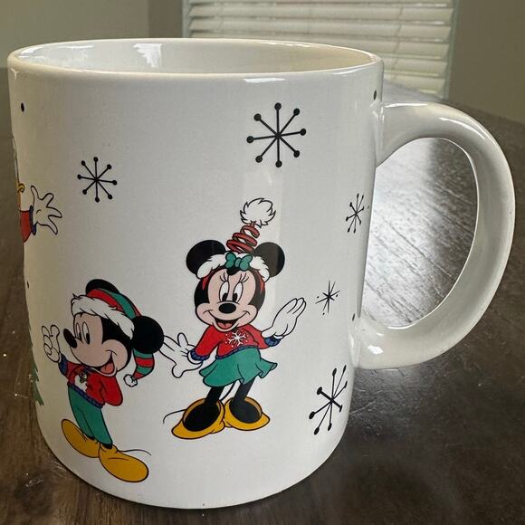 Disney Mickey Mini Goofy Donald & Friends Christmas Theme Mug - Picture 1 of 7